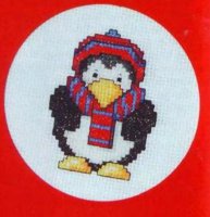 Пингвин в полосатой шапочке