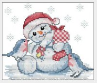 Снеговик в шапке с подарком и снегири
