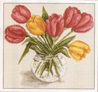 Букет тюльпанов в стеклянной вазе