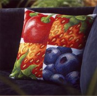 Подушка с ягодами