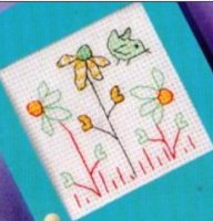 Схема вышивки крестом: Веселая открытка с ромашками и птичкой