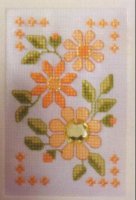 Схема вышивки крестом: Оранжевые цветы со стразами