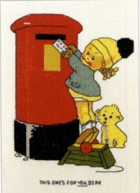 Девочка и почтовый ящик